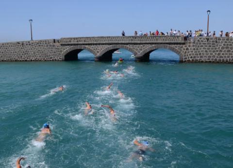 6867b6ec98aaeb691d115b1e_min_travesia_a_nado_san_gines_rcna_2025_trilanzarote_1