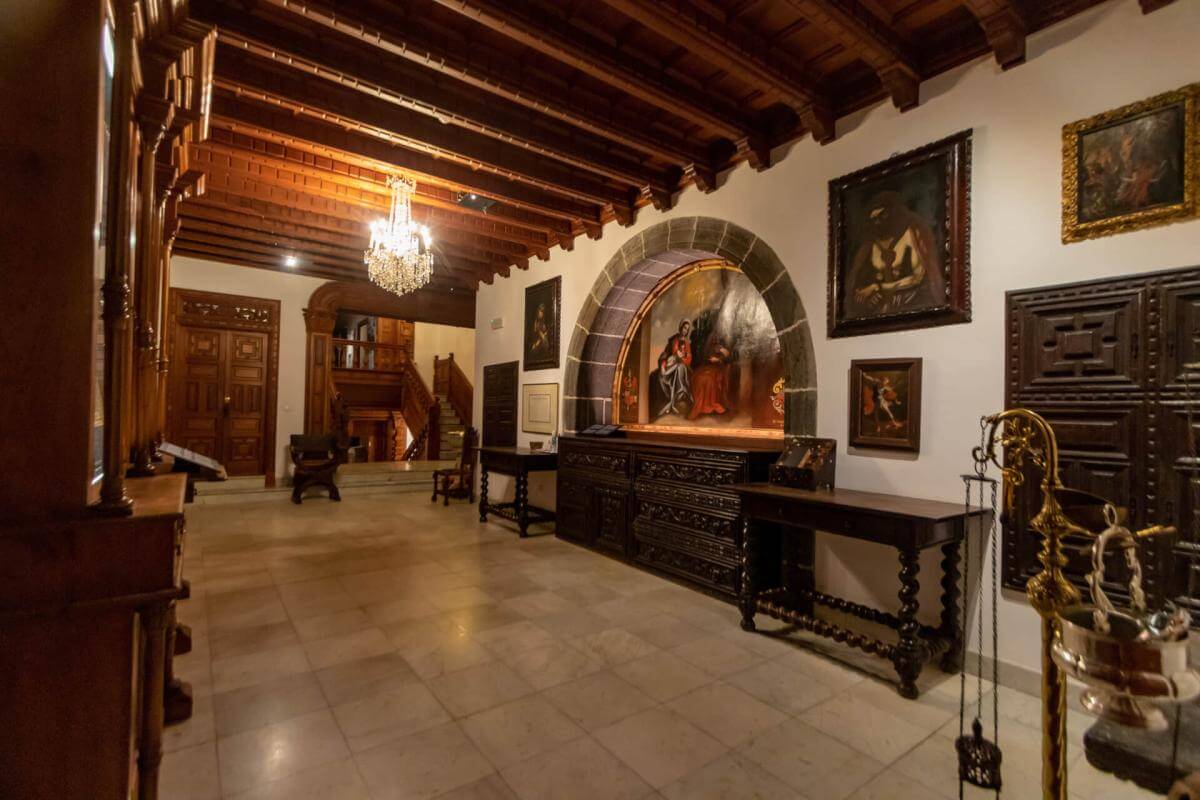 Museo Camarín de Las Nieves
