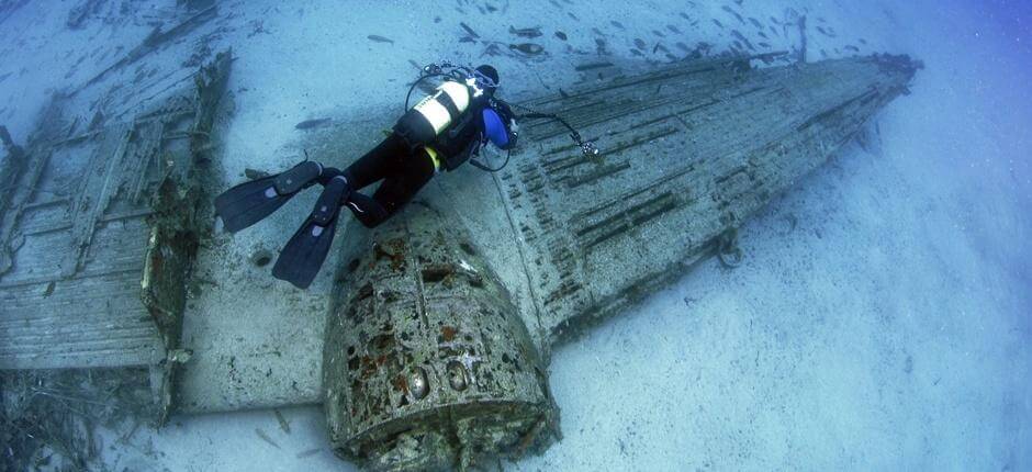 Faire de la plongée dans l’épave du Douglas DC-3 de la plage de Vargas, à Gran Canaria